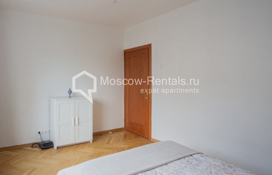 Photo #9 4-room (3 BR) apartment for <a href="http://moscow-rentals.ru/en/articles/long-term-rent" target="_blank">a long-term</a> rent
 in Russia, Moscow, Novokonushennyi lane, 11