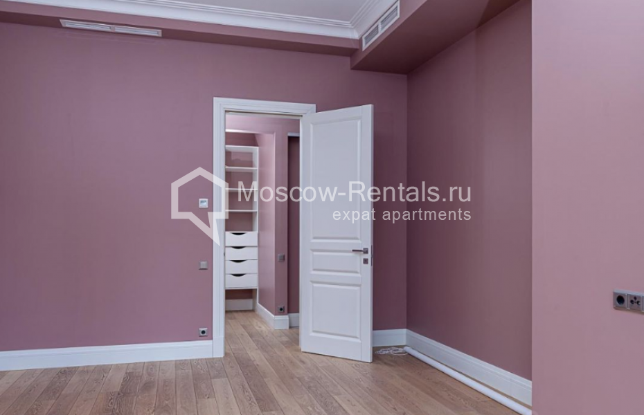 Photo #13 5-room (4 BR) apartment for <a href="http://moscow-rentals.ru/en/articles/long-term-rent" target="_blank">a long-term</a> rent
 in Russia, Moscow, Trubnikovskyi lane, 30С1