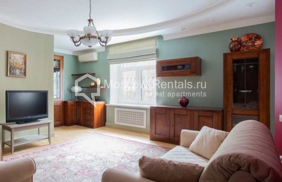 Photo #1 3-room (2 BR) apartment for <a href="http://moscow-rentals.ru/en/articles/long-term-rent" target="_blank">a long-term</a> rent
 in Russia, Moscow, B. Tishinskyi lane, 26к13-14