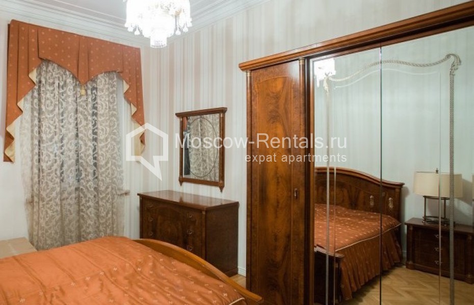 Photo #6 3-room (2 BR) apartment for <a href="http://moscow-rentals.ru/en/articles/long-term-rent" target="_blank">a long-term</a> rent
 in Russia, Moscow, Smolenskaya emb, 12/31