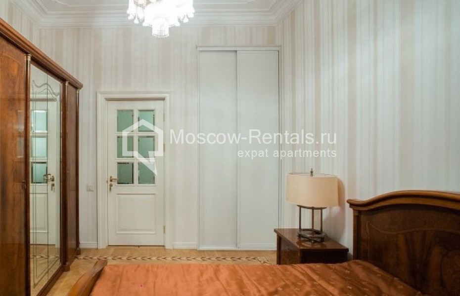Photo #7 3-room (2 BR) apartment for <a href="http://moscow-rentals.ru/en/articles/long-term-rent" target="_blank">a long-term</a> rent
 in Russia, Moscow, Smolenskaya emb, 12/31