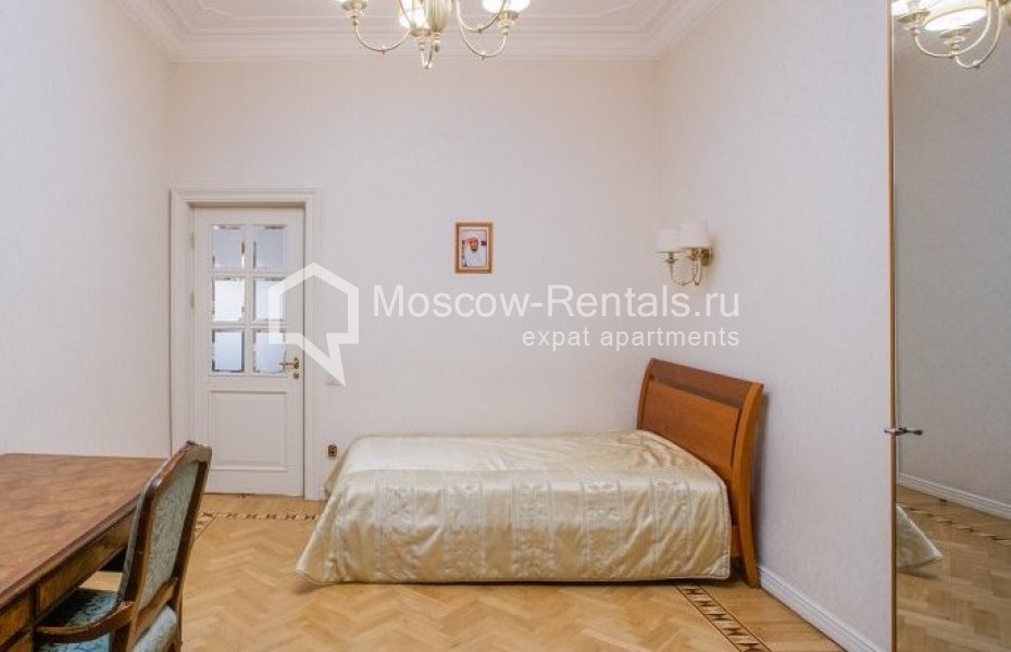Photo #9 3-room (2 BR) apartment for <a href="http://moscow-rentals.ru/en/articles/long-term-rent" target="_blank">a long-term</a> rent
 in Russia, Moscow, Smolenskaya emb, 12/31