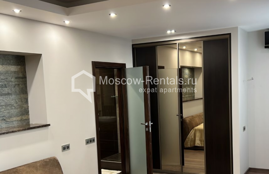 Photo #11 4-room (3 BR) apartment for <a href="http://moscow-rentals.ru/en/articles/long-term-rent" target="_blank">a long-term</a> rent
 in Russia, Moscow, Lomonosovskyi prosp, 29к3