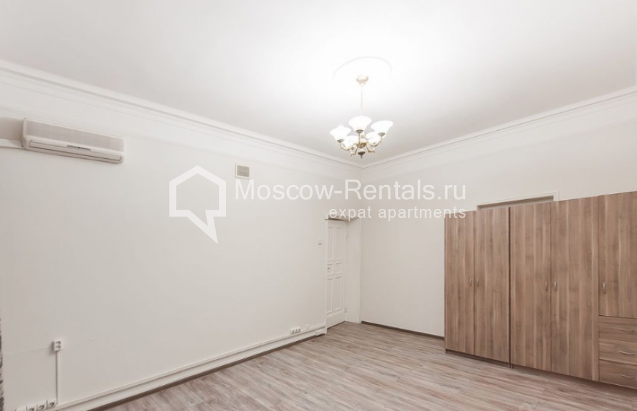 Photo #3 3-room (2 BR) apartment for <a href="http://moscow-rentals.ru/en/articles/long-term-rent" target="_blank">a long-term</a> rent
 in Russia, Moscow, Nikitskyi blv, 9
