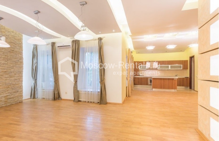 Photo #2 5-room (4 BR) apartment for <a href="http://moscow-rentals.ru/en/articles/long-term-rent" target="_blank">a long-term</a> rent
 in Russia, Moscow, Philippovsky lane, 9