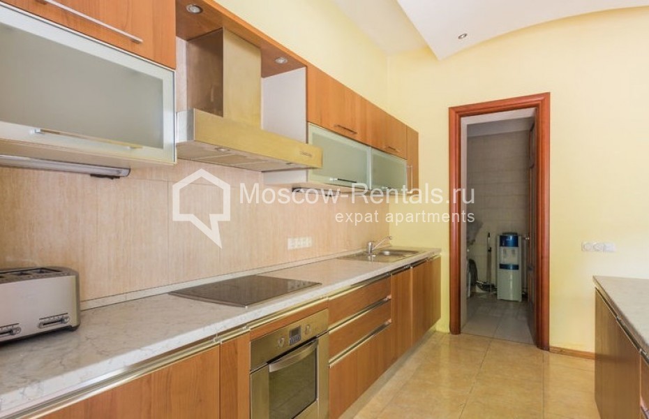 Photo #1 5-room (4 BR) apartment for <a href="http://moscow-rentals.ru/en/articles/long-term-rent" target="_blank">a long-term</a> rent
 in Russia, Moscow, Philippovsky lane, 9