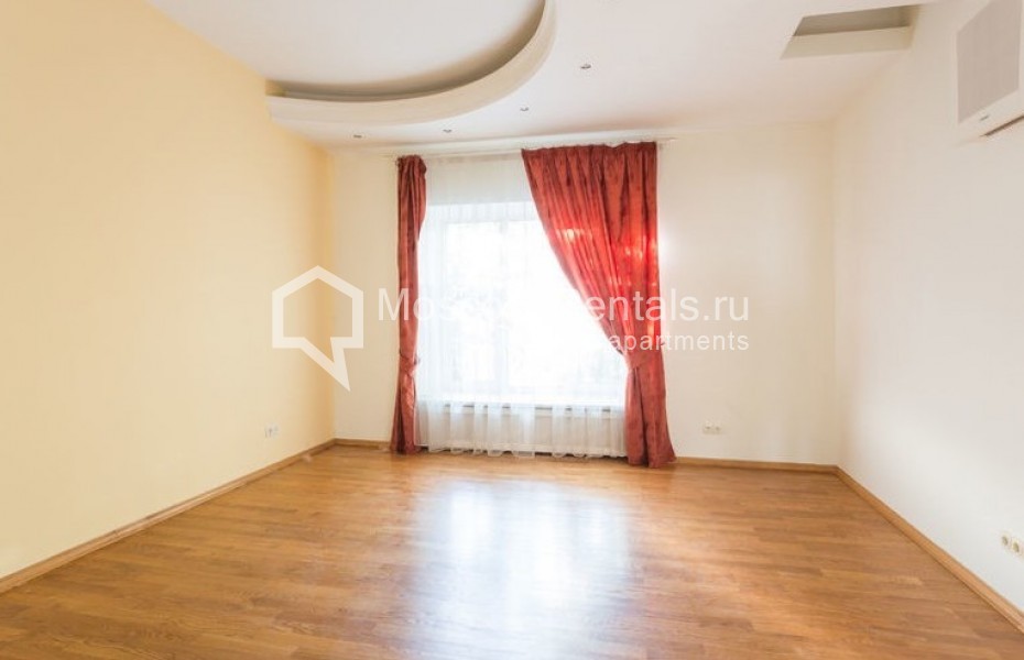 Photo #10 5-room (4 BR) apartment for <a href="http://moscow-rentals.ru/en/articles/long-term-rent" target="_blank">a long-term</a> rent
 in Russia, Moscow, Philippovsky lane, 9