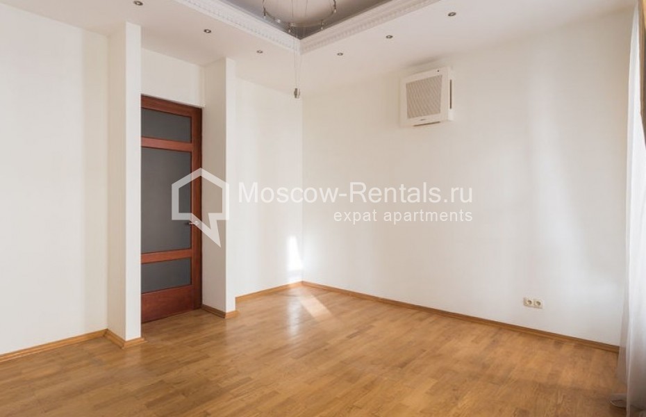 Photo #9 5-room (4 BR) apartment for <a href="http://moscow-rentals.ru/en/articles/long-term-rent" target="_blank">a long-term</a> rent
 in Russia, Moscow, Philippovsky lane, 9