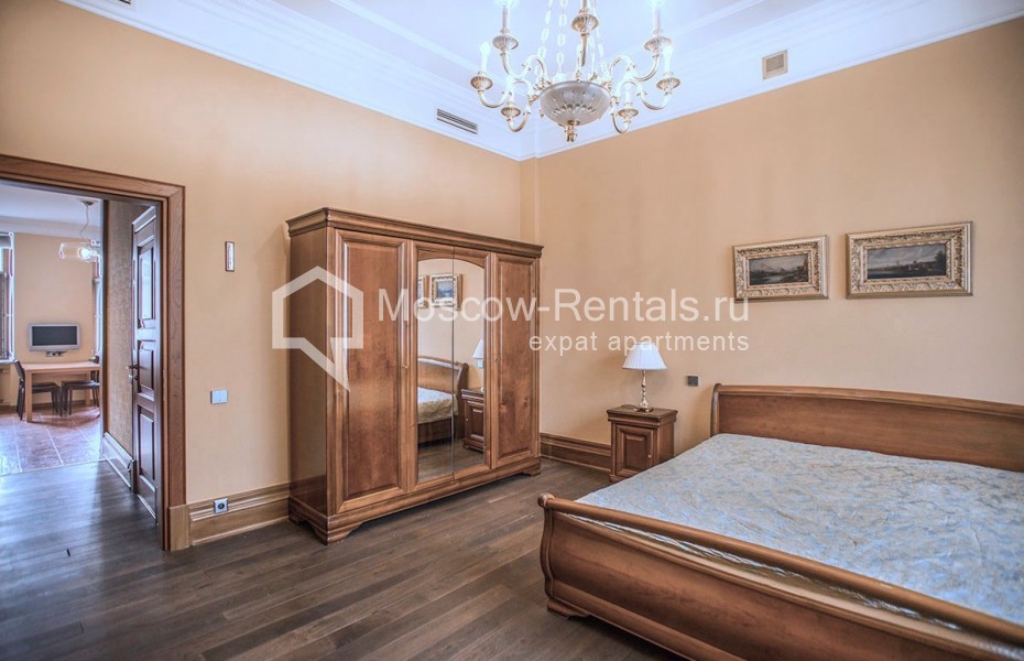 Photo #12 3-room (2 BR) apartment for <a href="http://moscow-rentals.ru/en/articles/long-term-rent" target="_blank">a long-term</a> rent
 in Russia, Moscow, Tverskaya str, 9