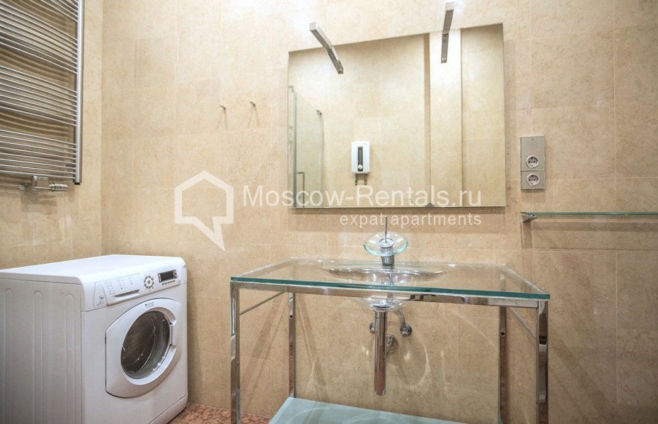Photo #21 3-room (2 BR) apartment for <a href="http://moscow-rentals.ru/en/articles/long-term-rent" target="_blank">a long-term</a> rent
 in Russia, Moscow, Tverskaya str, 9