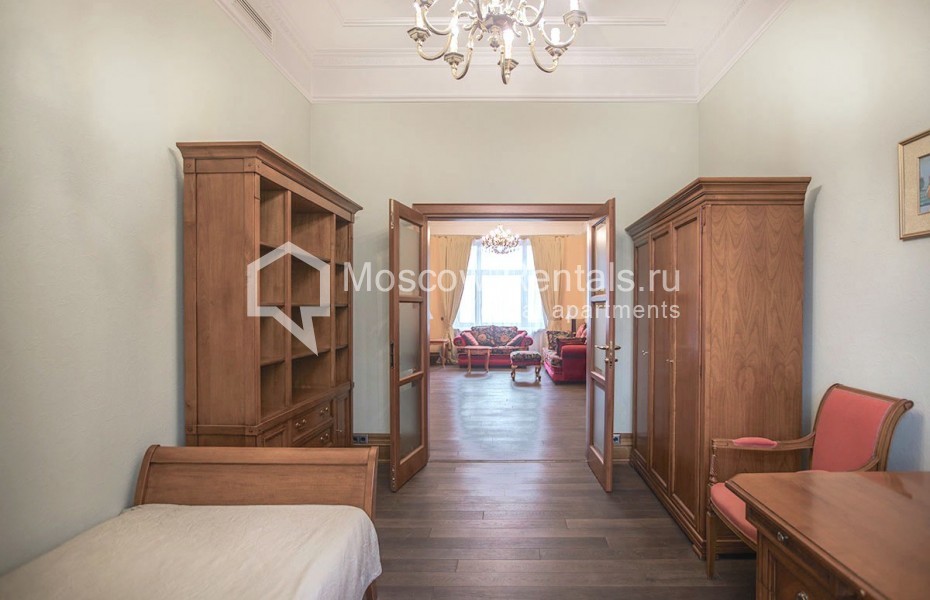 Photo #9 3-room (2 BR) apartment for <a href="http://moscow-rentals.ru/en/articles/long-term-rent" target="_blank">a long-term</a> rent
 in Russia, Moscow, Tverskaya str, 9
