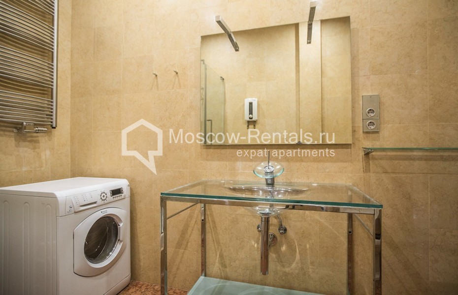 Photo #30 3-room (2 BR) apartment for <a href="http://moscow-rentals.ru/en/articles/long-term-rent" target="_blank">a long-term</a> rent
 in Russia, Moscow, Tverskaya str, 9