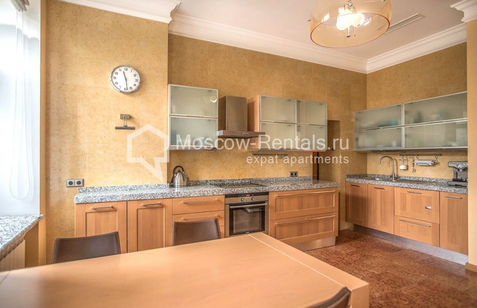 Photo #34 3-room (2 BR) apartment for <a href="http://moscow-rentals.ru/en/articles/long-term-rent" target="_blank">a long-term</a> rent
 in Russia, Moscow, Tverskaya str, 9