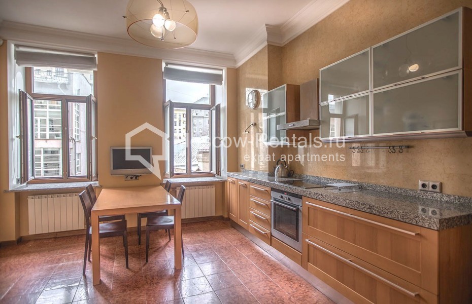 Photo #36 3-room (2 BR) apartment for <a href="http://moscow-rentals.ru/en/articles/long-term-rent" target="_blank">a long-term</a> rent
 in Russia, Moscow, Tverskaya str, 9