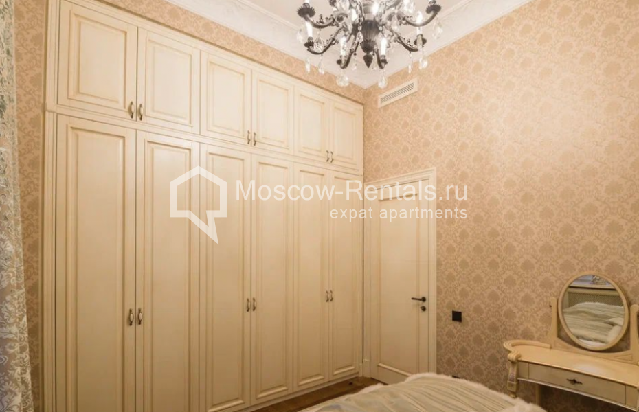 Photo #13 3-room (2 BR) apartment for <a href="http://moscow-rentals.ru/en/articles/long-term-rent" target="_blank">a long-term</a> rent
 in Russia, Moscow, Tverskaya str, 25/12