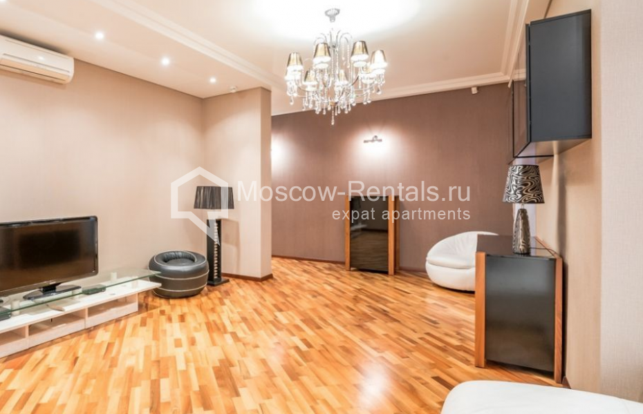 Photo #5 5-room (4 BR) apartment for <a href="http://moscow-rentals.ru/en/articles/long-term-rent" target="_blank">a long-term</a> rent
 in Russia, Moscow, Mosfilmovskaya str, 70К7
