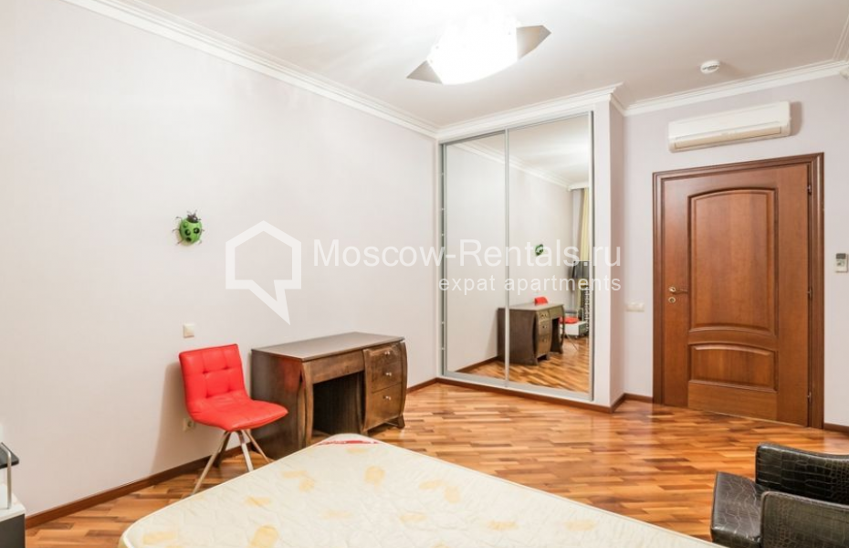 Photo #12 5-room (4 BR) apartment for <a href="http://moscow-rentals.ru/en/articles/long-term-rent" target="_blank">a long-term</a> rent
 in Russia, Moscow, Mosfilmovskaya str, 70К7