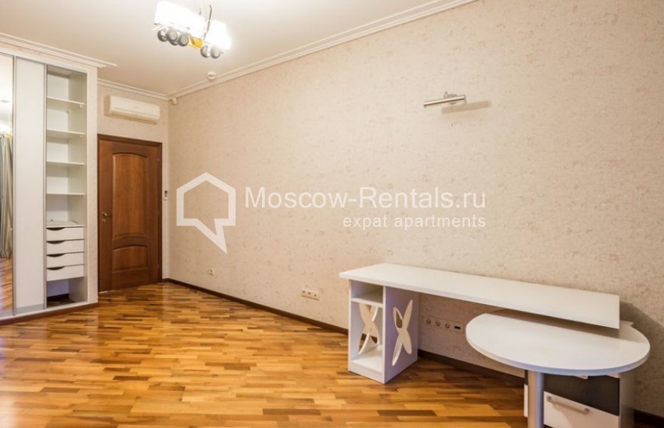 Photo #14 5-room (4 BR) apartment for <a href="http://moscow-rentals.ru/en/articles/long-term-rent" target="_blank">a long-term</a> rent
 in Russia, Moscow, Mosfilmovskaya str, 70К7