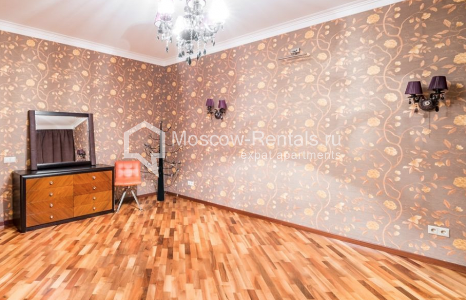 Photo #16 5-room (4 BR) apartment for <a href="http://moscow-rentals.ru/en/articles/long-term-rent" target="_blank">a long-term</a> rent
 in Russia, Moscow, Mosfilmovskaya str, 70К7