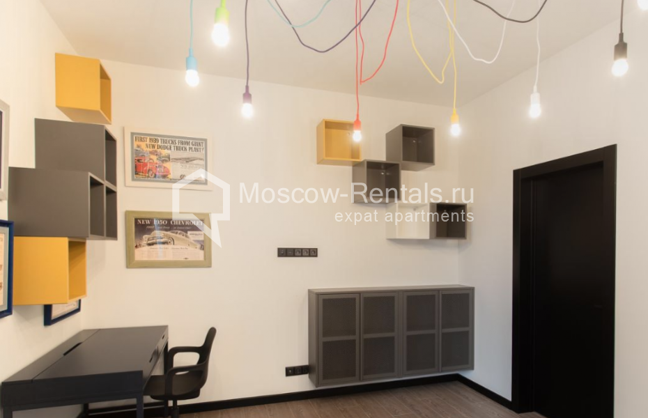 Photo #12 4-room (3 BR) apartment for <a href="http://moscow-rentals.ru/en/articles/long-term-rent" target="_blank">a long-term</a> rent
 in Russia, Moscow, Mosfilmovskaya str, 53