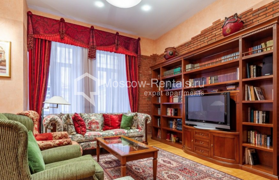 Photo #2 3-room (2 BR) apartment for <a href="http://moscow-rentals.ru/en/articles/long-term-rent" target="_blank">a long-term</a> rent
 in Russia, Moscow, Solyanka str, 1/2С2