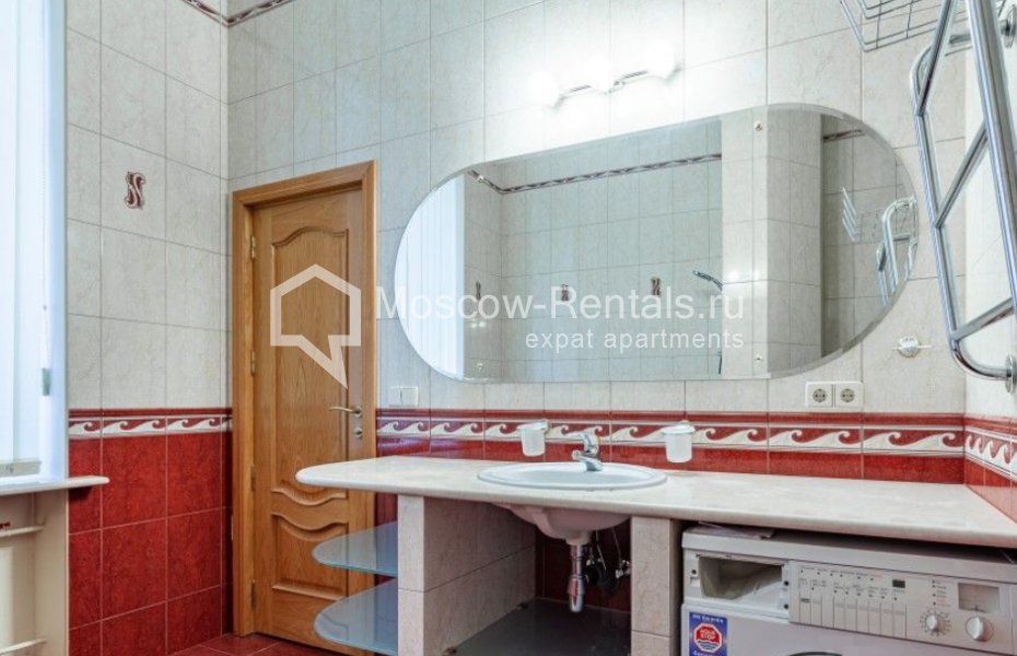 Photo #15 3-room (2 BR) apartment for <a href="http://moscow-rentals.ru/en/articles/long-term-rent" target="_blank">a long-term</a> rent
 in Russia, Moscow, Solyanka str, 1/2С2
