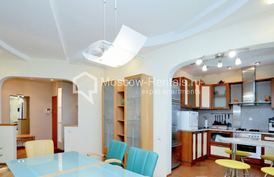 Photo #5 3-room (2 BR) apartment for <a href="http://moscow-rentals.ru/en/articles/long-term-rent" target="_blank">a long-term</a> rent
 in Russia, Moscow, Potapovskyi lane, 14