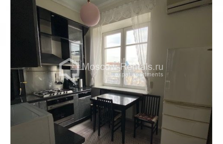 Photo #3 3-room (2 BR) apartment for <a href="http://moscow-rentals.ru/en/articles/long-term-rent" target="_blank">a long-term</a> rent
 in Russia, Moscow, Sretenskyi blv, 5