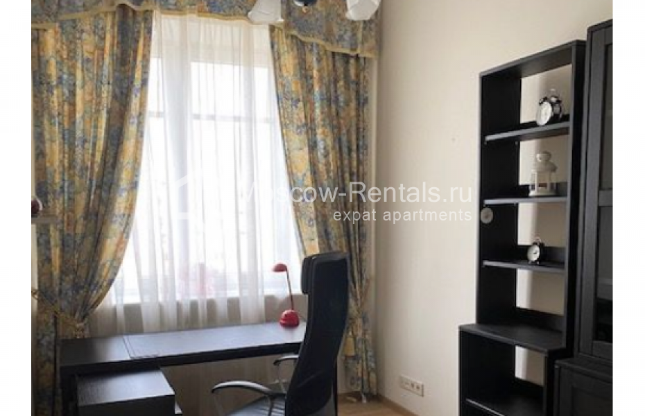 Photo #7 3-room (2 BR) apartment for <a href="http://moscow-rentals.ru/en/articles/long-term-rent" target="_blank">a long-term</a> rent
 in Russia, Moscow, Sretenskyi blv, 5