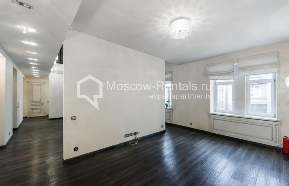 Photo #18 6-room (5 BR) apartment for <a href="http://moscow-rentals.ru/en/articles/long-term-rent" target="_blank">a long-term</a> rent
 in Russia, Moscow, B. Nikolopeskovskyi lane, 13