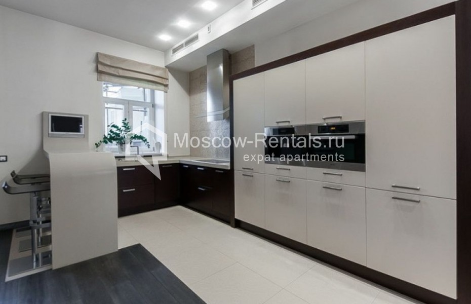 Photo #3 6-room (5 BR) apartment for <a href="http://moscow-rentals.ru/en/articles/long-term-rent" target="_blank">a long-term</a> rent
 in Russia, Moscow, B. Nikolopeskovskyi lane, 13