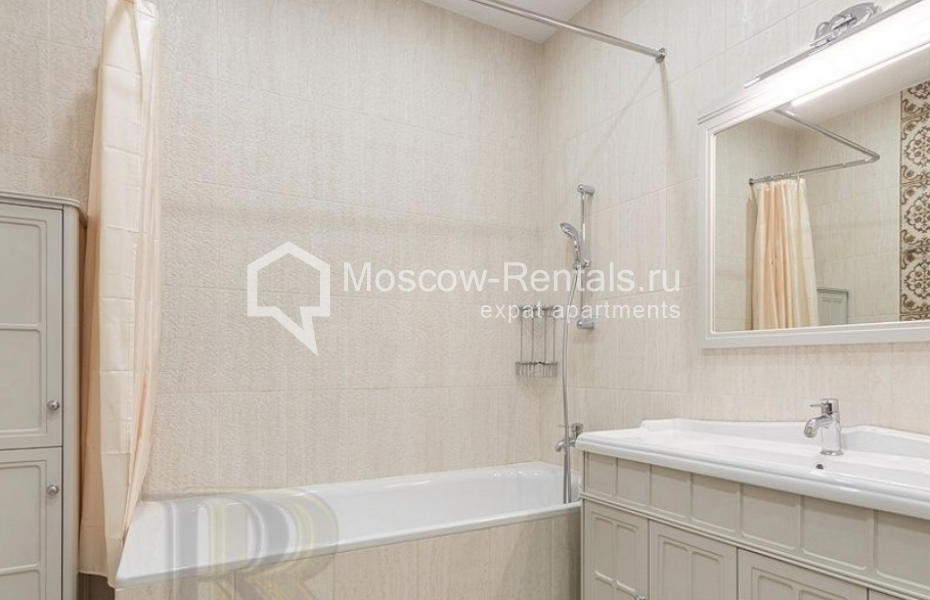 Photo #10 3-room (2 BR) apartment for <a href="http://moscow-rentals.ru/en/articles/long-term-rent" target="_blank">a long-term</a> rent
 in Russia, Moscow, Serpukhovskyi val str, 21к4