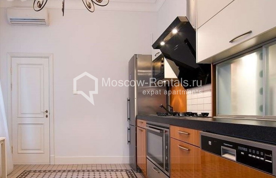 Photo #6 5-room (4 BR) apartment for <a href="http://moscow-rentals.ru/en/articles/long-term-rent" target="_blank">a long-term</a> rent
 in Russia, Moscow, Arbat str, 47/23