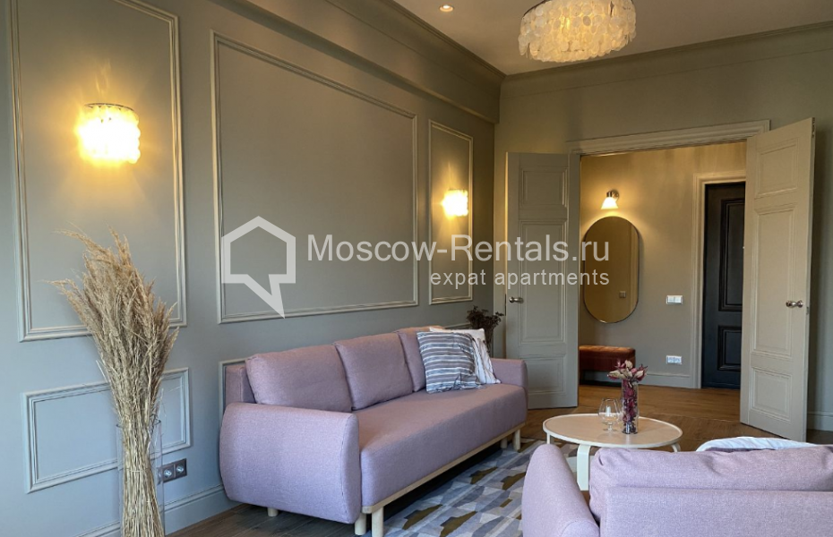 Photo #2 2-room (1 BR) apartment for <a href="http://moscow-rentals.ru/en/articles/long-term-rent" target="_blank">a long-term</a> rent
 in Russia, Moscow, Kosmodamianskaya emb, 40-42С3