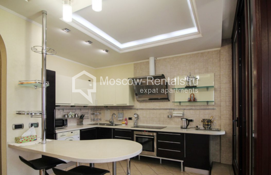 Photo #5 4-room (3 BR) apartment for <a href="http://moscow-rentals.ru/en/articles/long-term-rent" target="_blank">a long-term</a> rent
 in Russia, Moscow, Shabolovka str, 23к4