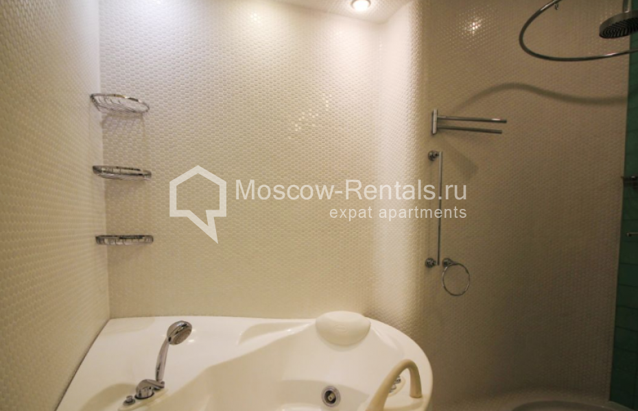 Photo #15 4-room (3 BR) apartment for <a href="http://moscow-rentals.ru/en/articles/long-term-rent" target="_blank">a long-term</a> rent
 in Russia, Moscow, Shabolovka str, 23к4