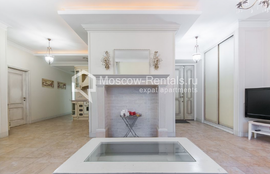 Photo #1 3-room (2 BR) apartment for <a href="http://moscow-rentals.ru/en/articles/long-term-rent" target="_blank">a long-term</a> rent
 in Russia, Moscow, Pyatnitskaya str, 53/18с1