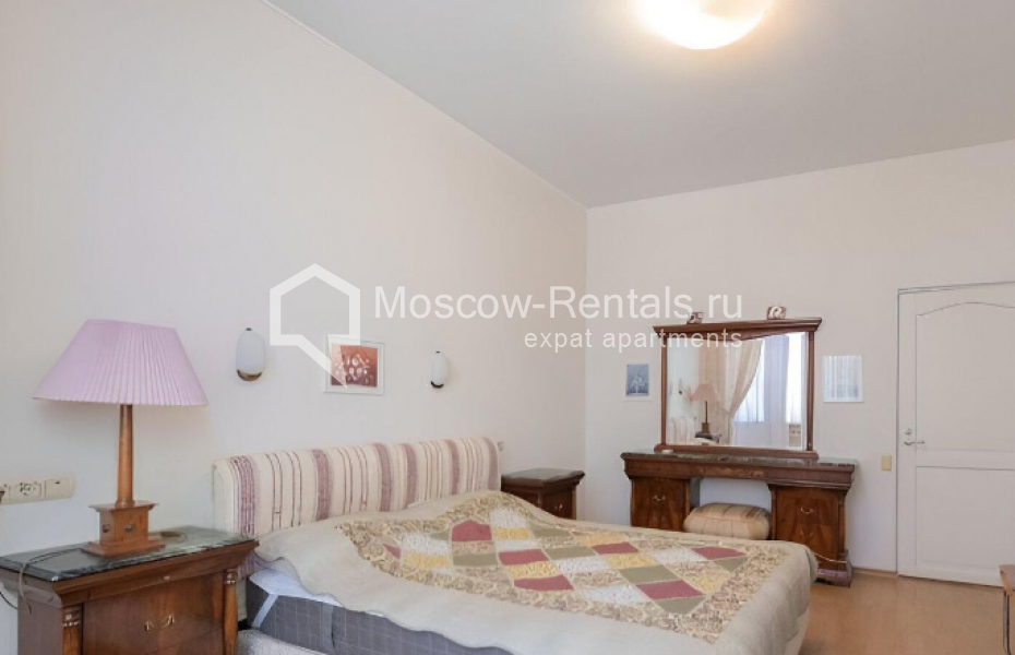 Photo #10 4-room (3 BR) apartment for <a href="http://moscow-rentals.ru/en/articles/long-term-rent" target="_blank">a long-term</a> rent
 in Russia, Moscow, Petrovka str, 17С3