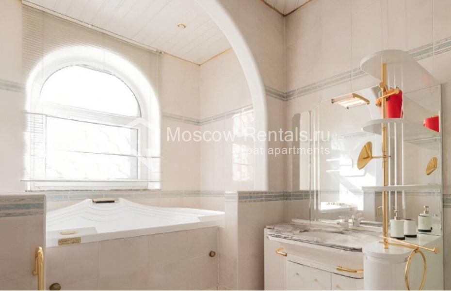 Photo #11 4-room (3 BR) apartment for <a href="http://moscow-rentals.ru/en/articles/long-term-rent" target="_blank">a long-term</a> rent
 in Russia, Moscow, Petrovka str, 17С3