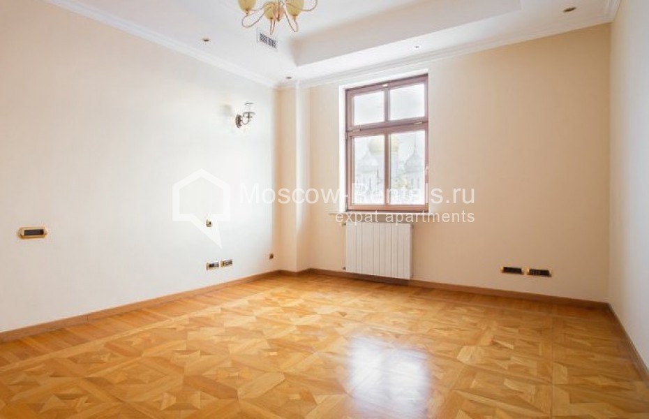 Photo #8 4-room (3 BR) apartment for <a href="http://moscow-rentals.ru/en/articles/long-term-rent" target="_blank">a long-term</a> rent
 in Russia, Moscow, Ostozhenka str, 25