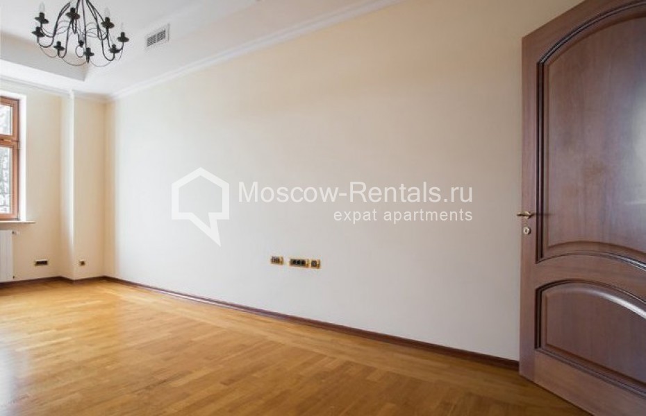 Photo #7 4-room (3 BR) apartment for <a href="http://moscow-rentals.ru/en/articles/long-term-rent" target="_blank">a long-term</a> rent
 in Russia, Moscow, Ostozhenka str, 25