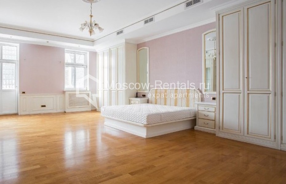 Photo #4 4-room (3 BR) apartment for <a href="http://moscow-rentals.ru/en/articles/long-term-rent" target="_blank">a long-term</a> rent
 in Russia, Moscow, Ostozhenka str, 25