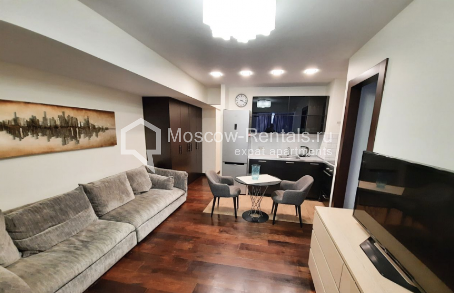 Photo #1 2-room (1 BR) apartment for <a href="http://moscow-rentals.ru/en/articles/long-term-rent" target="_blank">a long-term</a> rent
 in Russia, Moscow, Ukrainskyi blv, 5