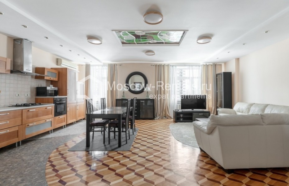 Photo #1 5-room (4 BR) apartment for <a href="http://moscow-rentals.ru/en/articles/long-term-rent" target="_blank">a long-term</a> rent
 in Russia, Moscow, Povarskaya str, 18