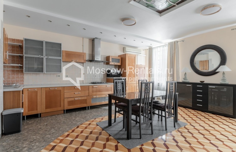 Photo #2 5-room (4 BR) apartment for <a href="http://moscow-rentals.ru/en/articles/long-term-rent" target="_blank">a long-term</a> rent
 in Russia, Moscow, Povarskaya str, 18