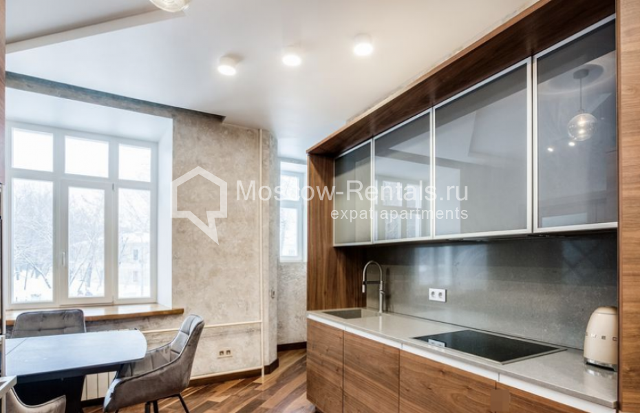Photo #1 5-room (4 BR) apartment for <a href="http://moscow-rentals.ru/en/articles/long-term-rent" target="_blank">a long-term</a> rent
 in Russia, Moscow, Prechistenka str, 34/18