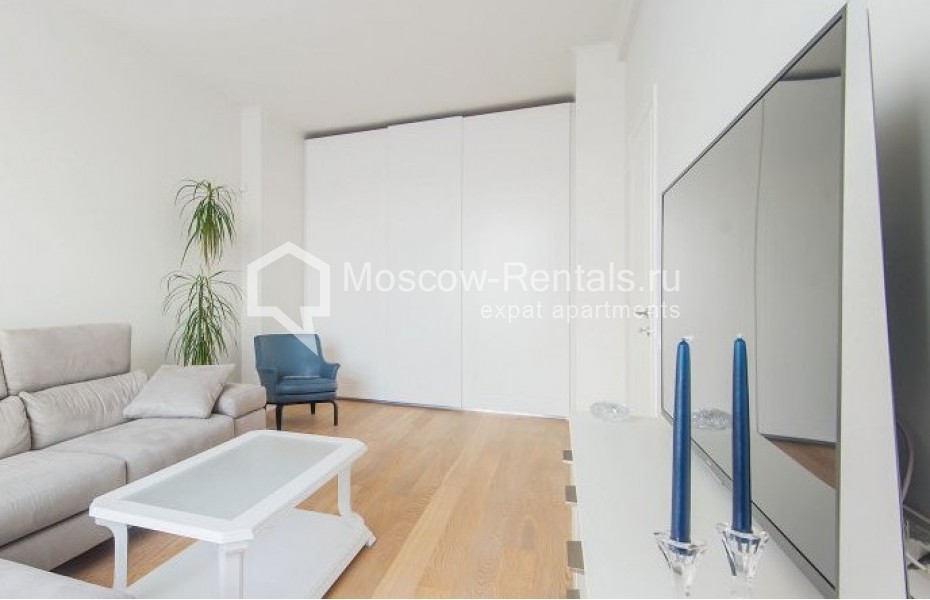 Photo #4 2-room (1 BR) apartment for <a href="http://moscow-rentals.ru/en/articles/long-term-rent" target="_blank">a long-term</a> rent
 in Russia, Moscow, Smolenskaya-Sennaya str, 23/25