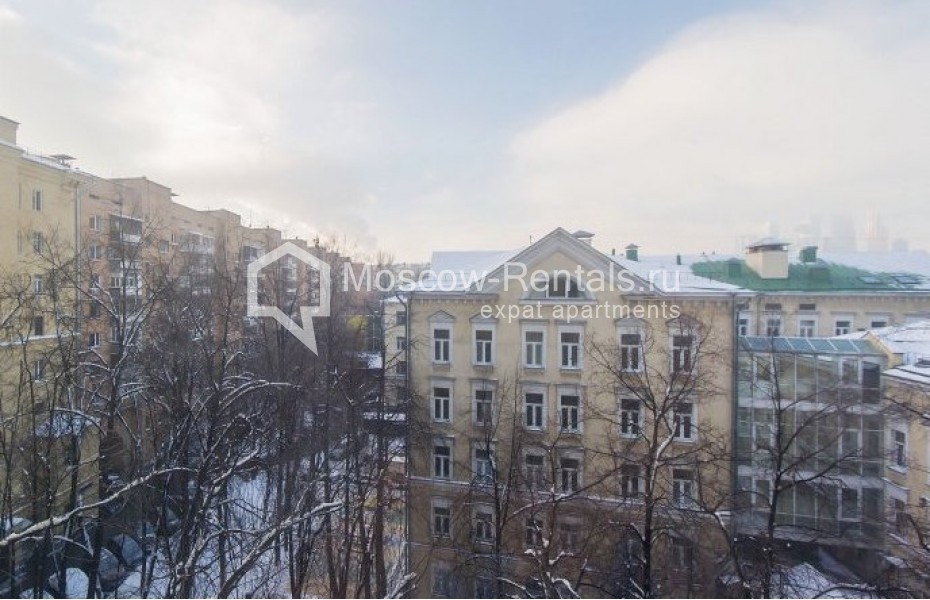 Photo #10 2-room (1 BR) apartment for <a href="http://moscow-rentals.ru/en/articles/long-term-rent" target="_blank">a long-term</a> rent
 in Russia, Moscow, Smolenskaya-Sennaya str, 23/25