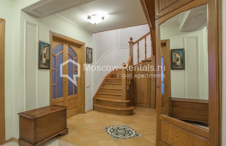 Photo #14 3-room (2 BR) apartment for <a href="http://moscow-rentals.ru/en/articles/long-term-rent" target="_blank">a long-term</a> rent
 in Russia, Moscow, Zoologicheskaya str, 2