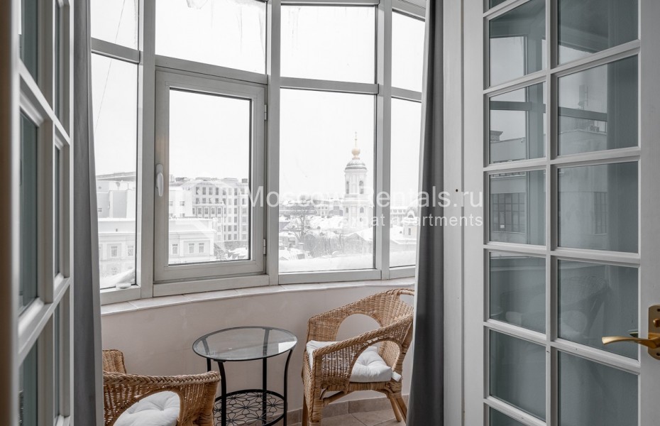 Photo #6 4-room (3 BR) apartment for <a href="http://moscow-rentals.ru/en/articles/long-term-rent" target="_blank">a long-term</a> rent
 in Russia, Moscow, Klimentovskyi lane, 9/1